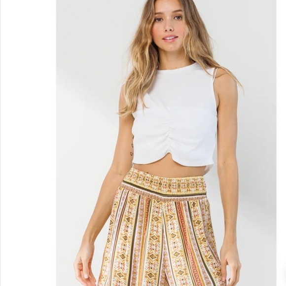 #368 SALE 🛑M, L Off White Knit Rib Crew Neck Crop Top - Picture 2 of 5